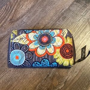 New without tags Vera Bradley clutch